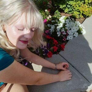 Meet your Posher, Abigail